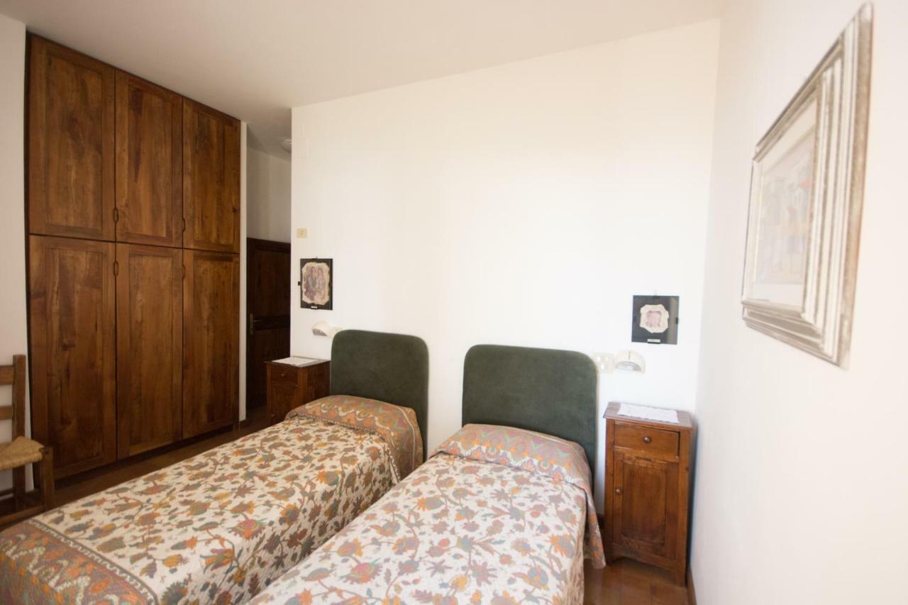 Apartamento Casa Dei Lecci Foligno Exterior foto