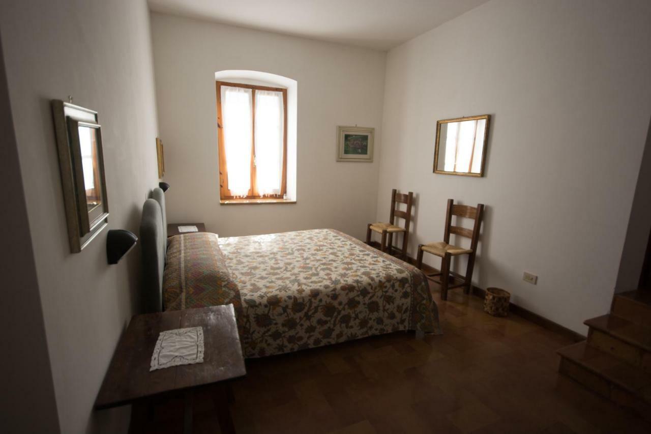 Apartamento Casa Dei Lecci Foligno Exterior foto